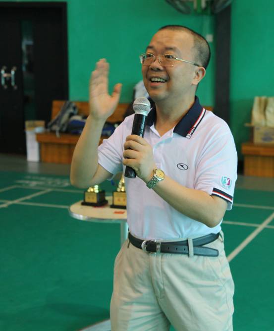 赖永洪院长宣布比赛正式开始